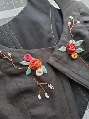 Black linen stays with 3d flower embroidery along the top edge